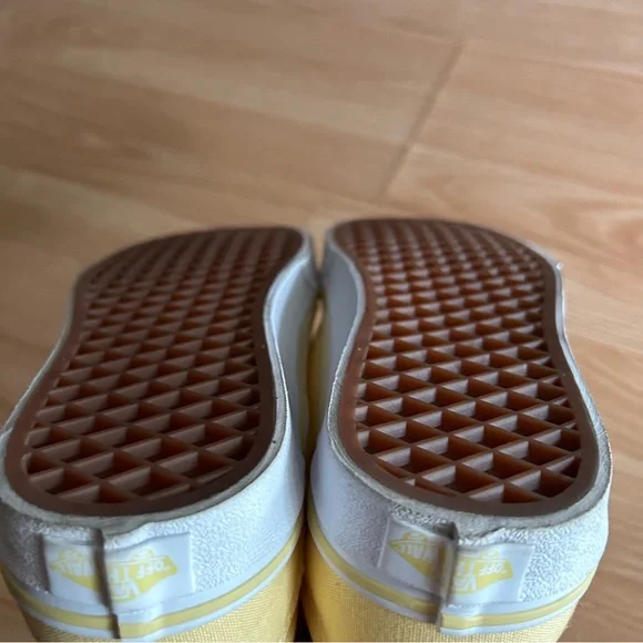 NEW Vans Old Skool Yellow Low Top Sneakers Women’s 8 - Picture 5 of 10